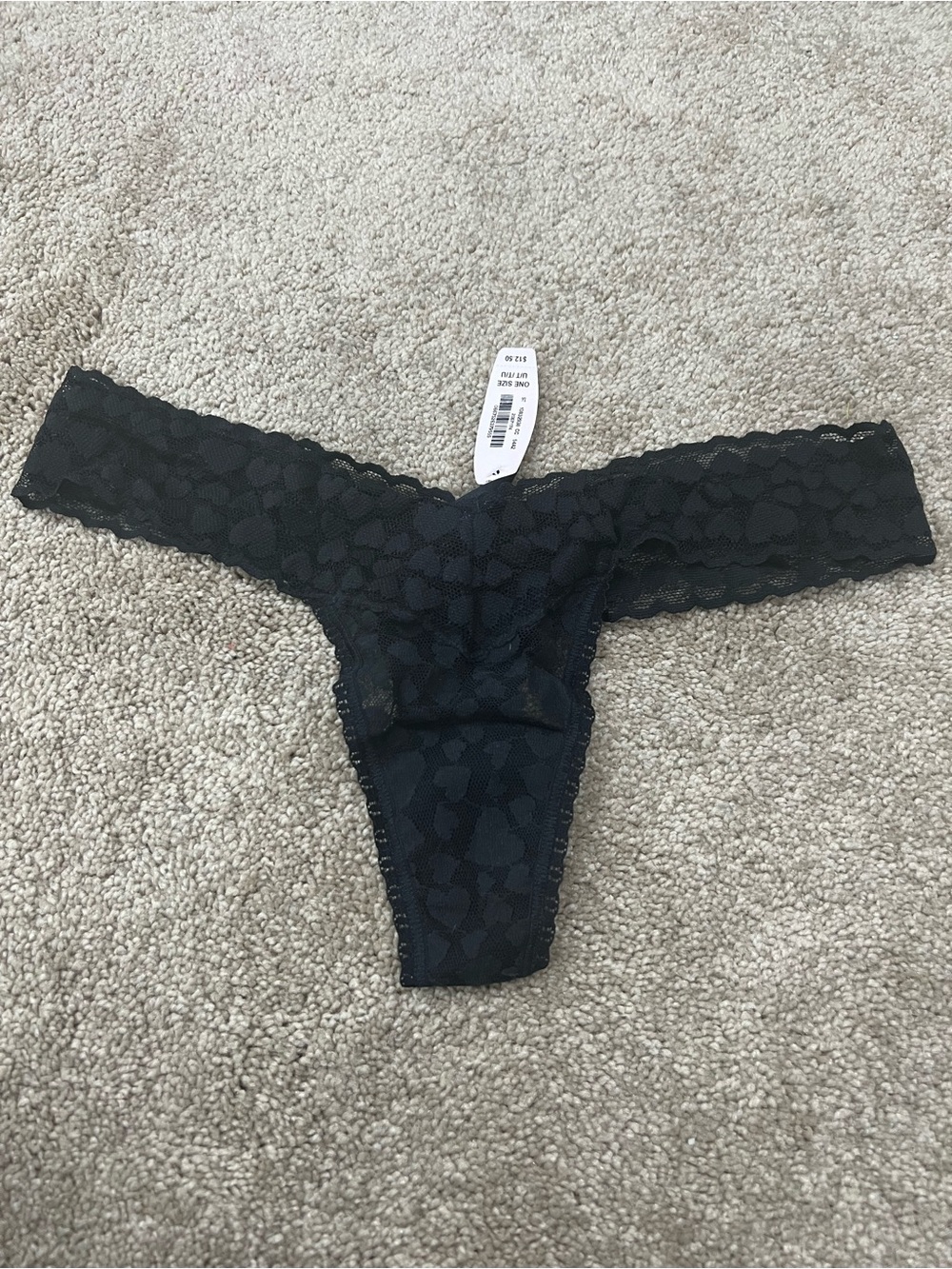 NWT Vs Victoria’s Secret Black heart Lace Thong one size